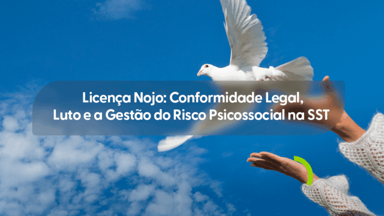 Duas mãos estendidas, sendo uma delas coberta por uma manga de tricô branca, alcançando uma pomba branca que voa em um céu azul claro com nuvens. Uma seta verde estilizada aparece na parte inferior direita. Sobre a imagem, uma caixa de texto azul transparente com o título "Licença Nojo: Conformidade Legal, Luto e a Gestão do Risco Psicossocial na SST".